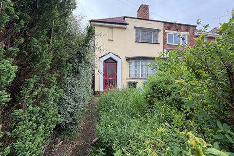 3 bed property, in Lewis Road, £180,000