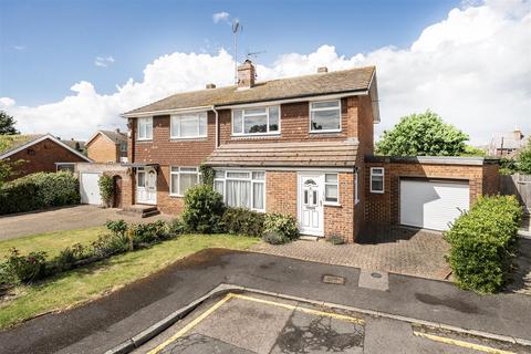 3 bed property, in Rushford Close, £375,000