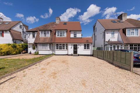 5 bed property, in The Parkway, £800,000