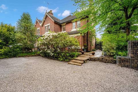 5 bed property, in Leek Road Stockton Brook Stoke-On-Trent, £850,000