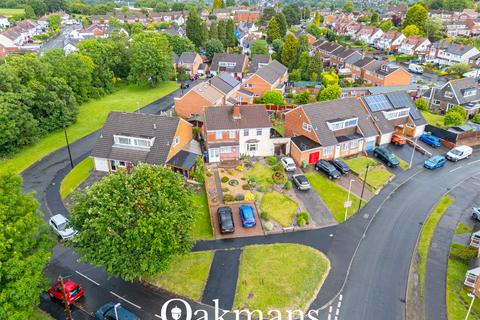 2 bed property, in Priestley Close, £210,000