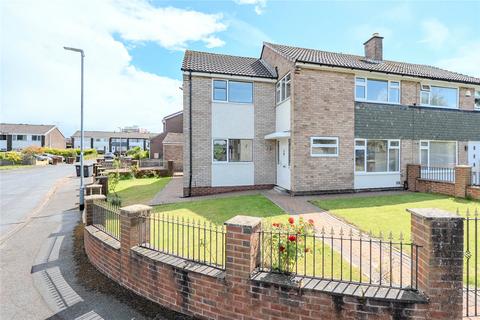 4 bed property, in Primley Park Drive, £470,000