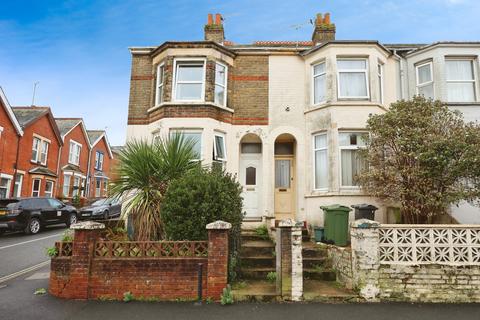 3 bed property, in Pelham Road, £150,000