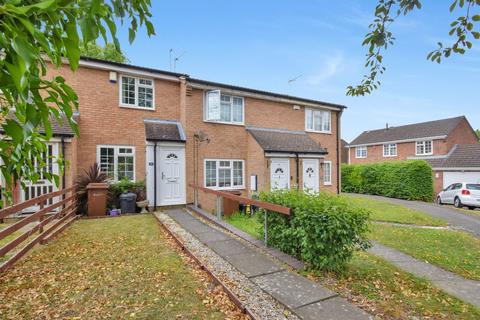 2 bed property, in Gatcombe Close, £210,000