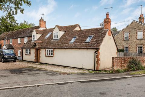 2 bed property, in Stanford In The Vale, £400,000