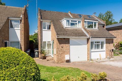 3 bed property, in The Ridings, £600,000