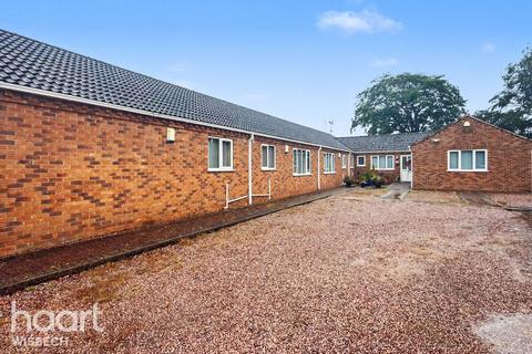 6 bed property, in The Barracks, £550,000