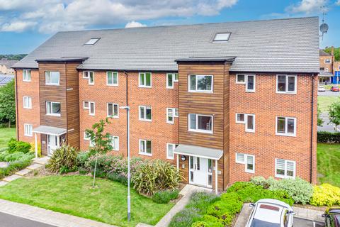 2 bed property, in Leeds LS14, £105,000