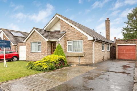 3 bed property, in Linden Crescent, £415,000