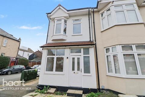 3 bed property, in Westborough Road, £350,000