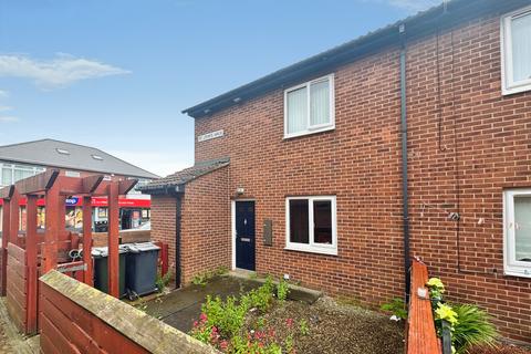 1 bed property, in St John's Walk, £45,000