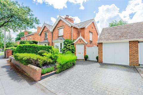 4 bed property, in Preston Street, £510,000