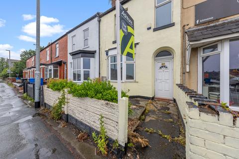 3 bed property, in Lovely Lane, £175,000
