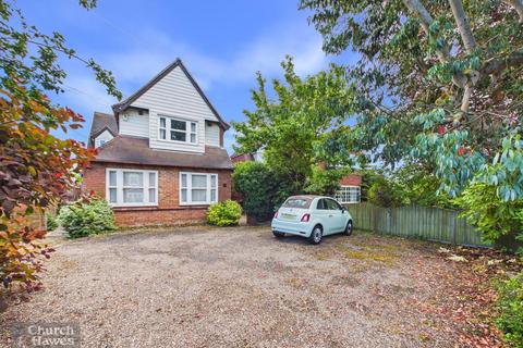 4 bed property, in Fambridge Road, £700,000