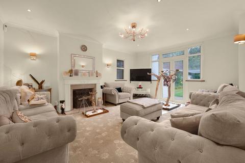 4 bed property, in Chase Side, £1,500,000