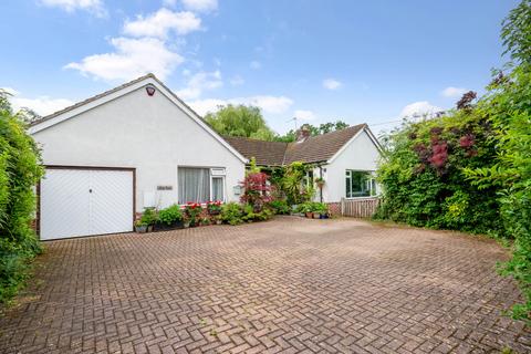 4 bed property, in SWANMORE, £695,000