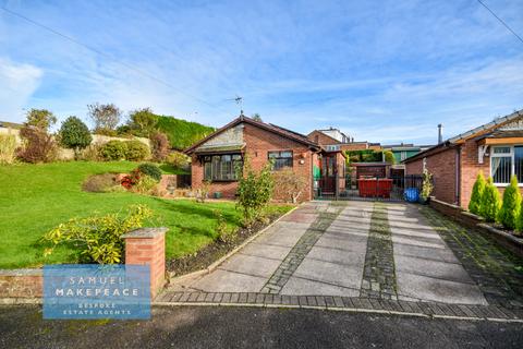 2 bed property, in Mcellin Close, £250,000