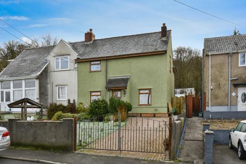 3 bed property, in Abernant Road, £160,000