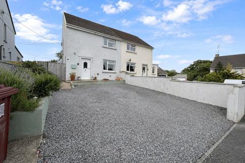 3 bed property, in Glanhafan, £180,000