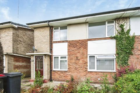 2 bed property, in Vesey Close, £80,000