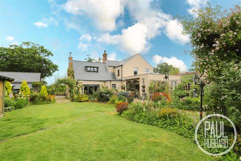 4 bed property, in Blundeston Road, £850,000