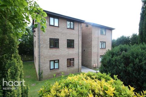 1 bed property, in William Morris Drive, £90,000