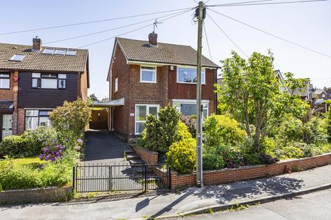3 bed property, in Hobsic Close, £220,000