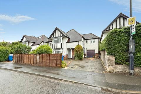 4 bed property, in Pinkneys Road, £800,000