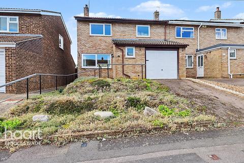 3 bed property, in Elizabeth Way, £315,000