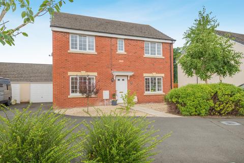 4 bed property, in Kemble Road, £435,000