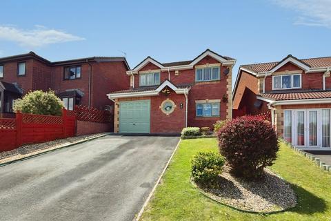 4 bed property, in Oakwood Drive, £350,000