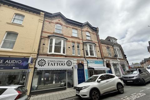 2 bed property, in Union Street, £135,000