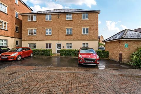 2 bed property, in Torun Way, £150,000