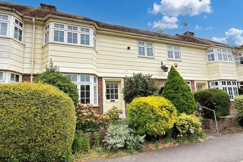 2 bed property, in Station Road, £332,500