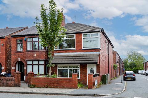 3 bed property, in Swan Meadow Road, £125,000