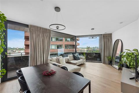 1 bed property, in Penn Street, £600,000