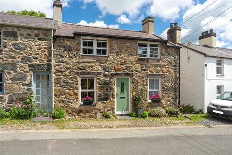 3 bed property, in Glasinfryn, £240,000