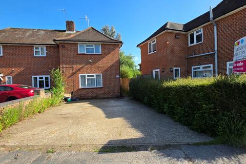 2 bed property, in Chart Downs, £365,000