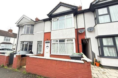 3 bed property, in Highfield Road, £350,000