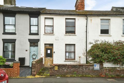 2 bed property, in Lansdown Road, £160,000