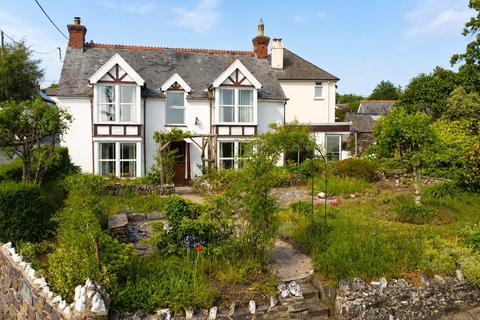 3 bed property, in Bratton Fleming, £325,000