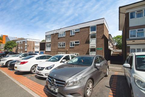 2 bed property, in New Hope Road, £100,000