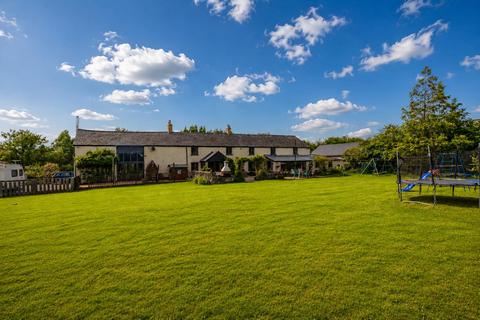 7 bed property, in Hendre Road, £775,000