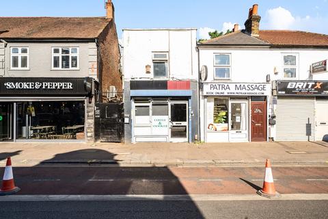 1 bed property, in High Road Leyton, £500,000
