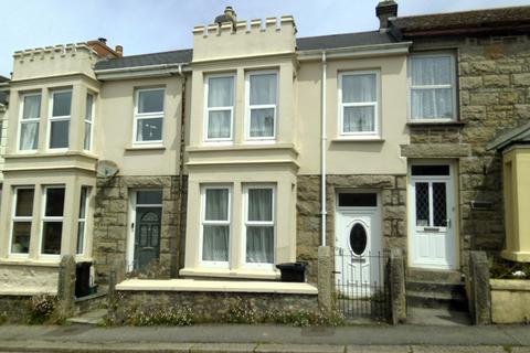 3 bed property, in Raymond Road, £230,000