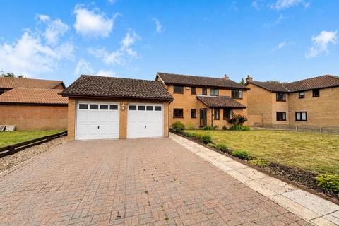 4 bed property, in The Poplars, £425,000