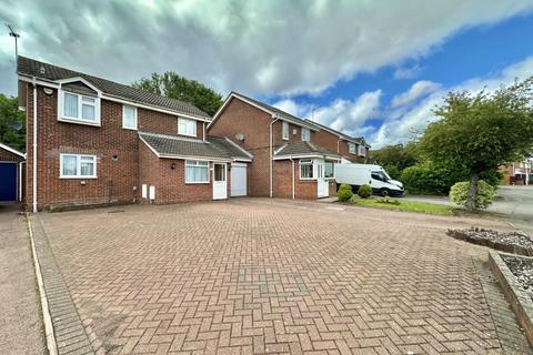 3 bed property, in Brentford Close, £575,000