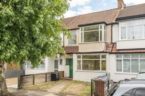 3 bed property, in Manor Road, £450,000