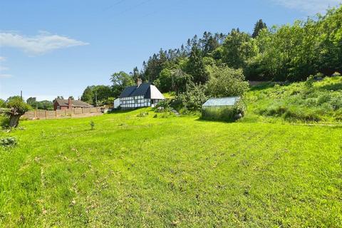 2 bed property, in Pontesford Hill, £390,000