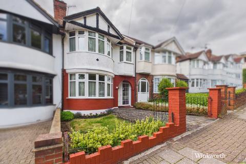 3 bed property, in Fairfields Crescent, £480,000